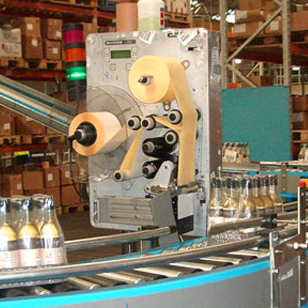 Amber-Automation integriert Förderer in Verpackungslinie bei Greencroft Bottling