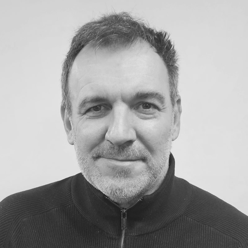 Lee Davenport – Technischer Direktor Lee Davenport – Technical Director