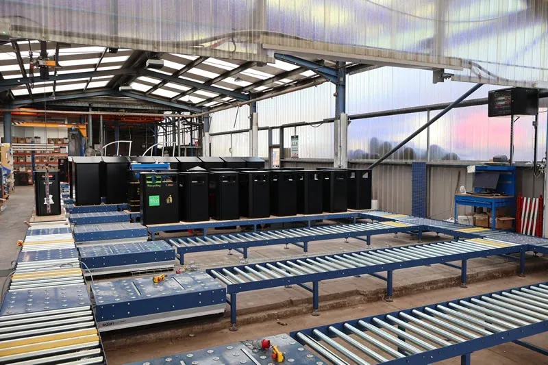 Industrielle Rollenförderanlage, installiert von Amber Industries