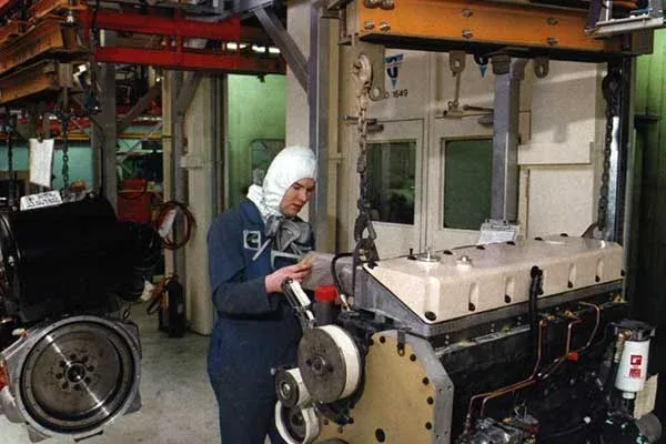 Motoren an einem MCM AT500 Power & Free Förderband Engines on a MCM AT500 Power & Free Conveyer
