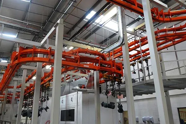 Getriebemotoren an einem MCM AT500M Power & Free Förderband Geared Motors On A MCM AT500M Power & Free Conveyor
