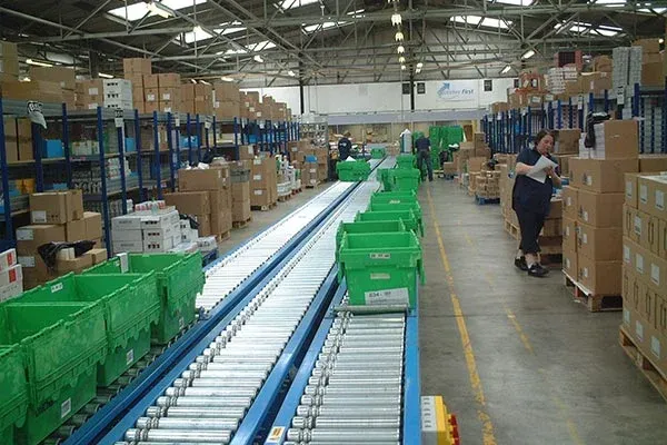 Amber Automation Wellenantrieb Rollenförderer Amber Automation Lineshaft Powered Roller Conveyor
